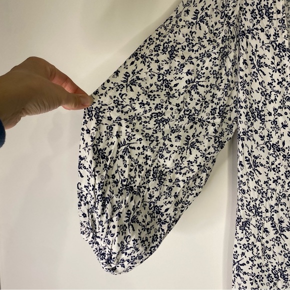 Farrow Floral Wrap V Neck Maxi Dress in Dark Blue and White Size Small - Picture 5 of 15